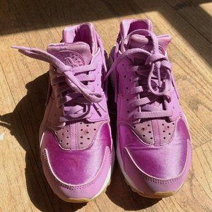 Nike huaraches women